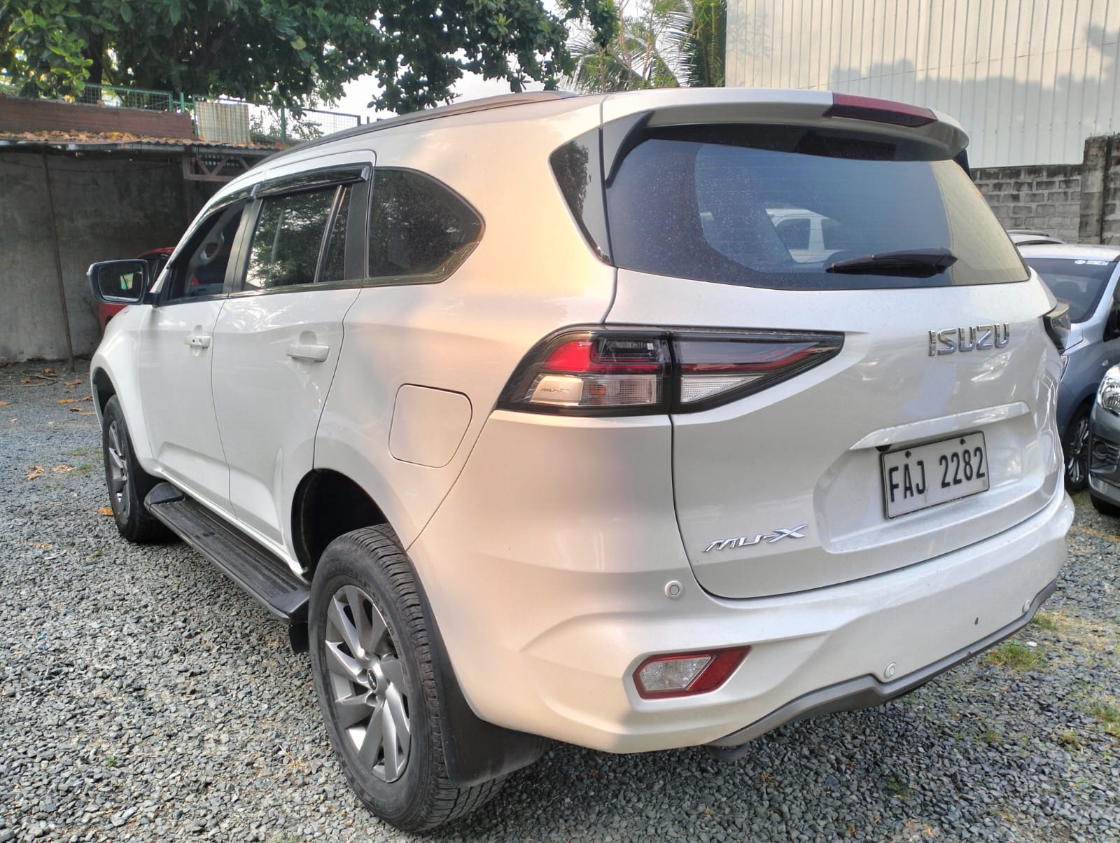 2022 Isuzu MUX 3.0 LS 4x2 AT SUV for sale in Parañaque (FAJ2282) – photo 7