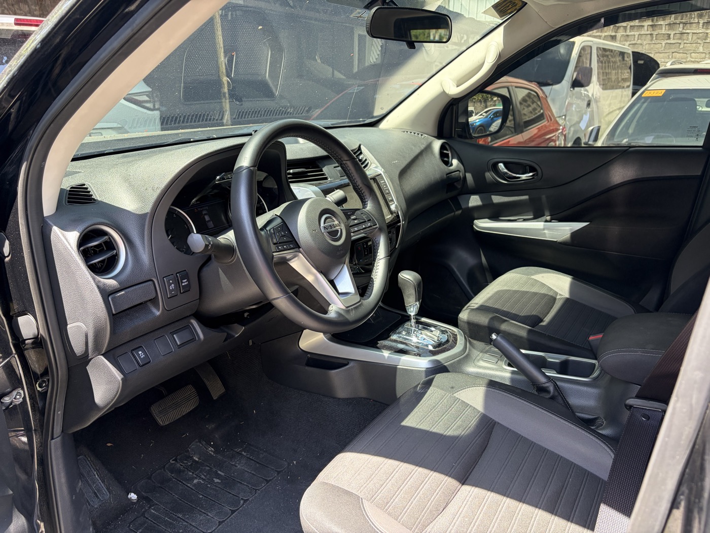 2024 Nissan Navara VE Calibre AT Pickup for sale in Parañaque (LAO6044) – photo 6