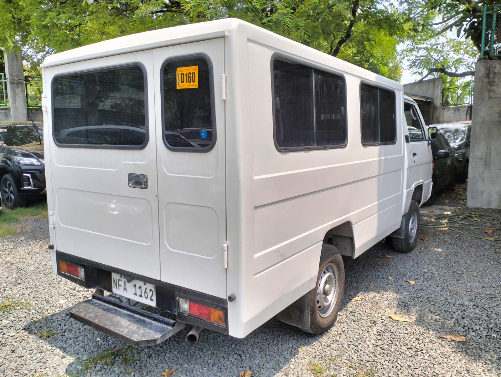 2023 Mitsubishi L300 FB Dual AC MT Van for sale in Parañaque (NFA1162) – photo 5