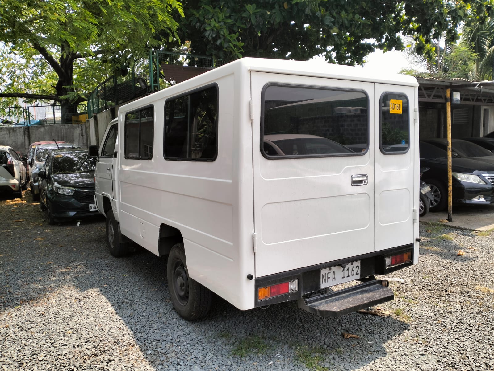 2023 Mitsubishi L300 FB Dual AC MT Van for sale in Parañaque (NFA1162) – photo 6