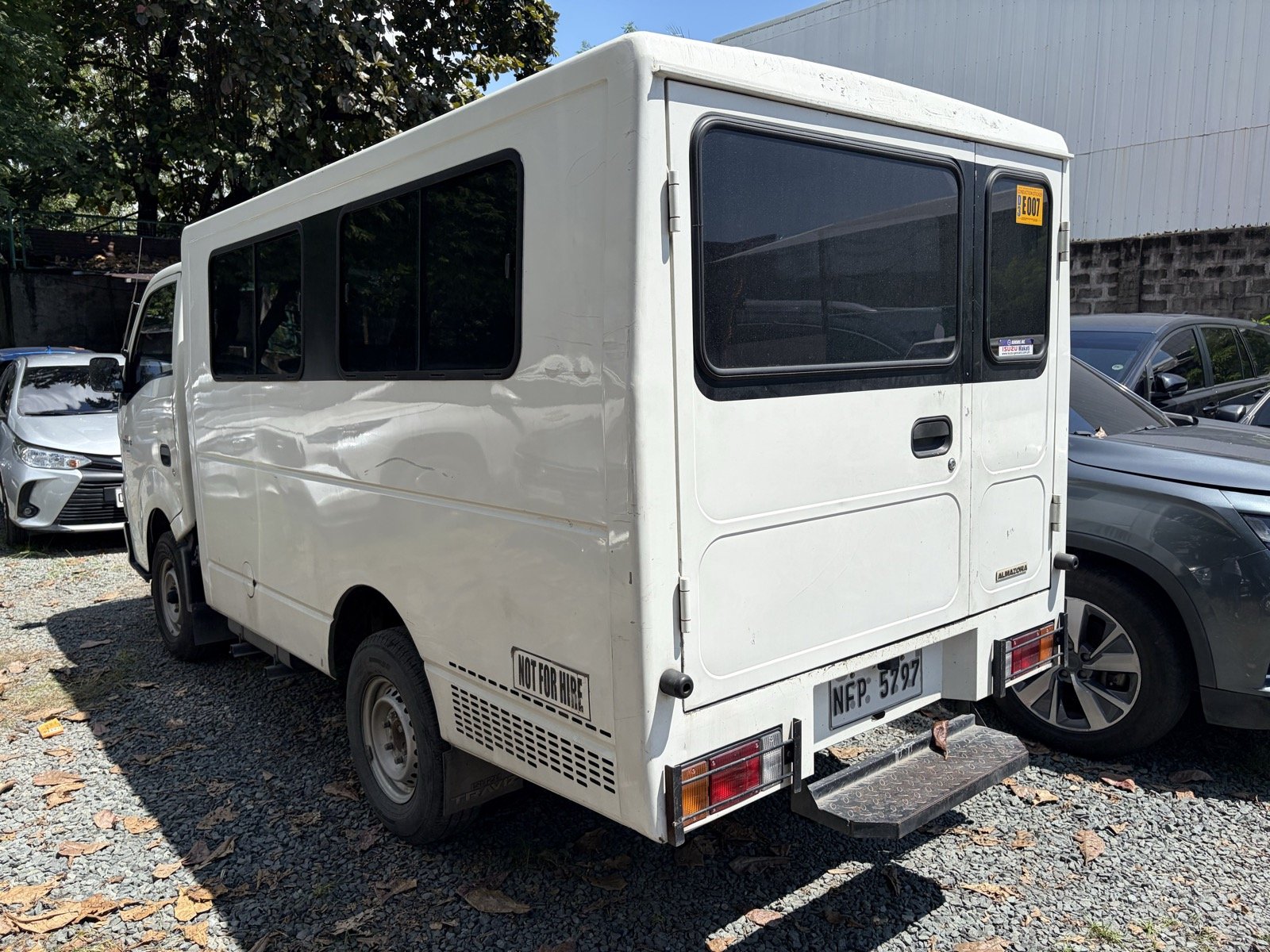 2023 Isuzu Traviz L Van for sale in Parañaque (NFP5797) – photo 3