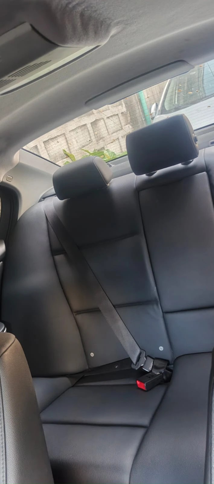 2011 BMW 318i AT Sedan for sale in Parañaque (PQM101) – rear seats