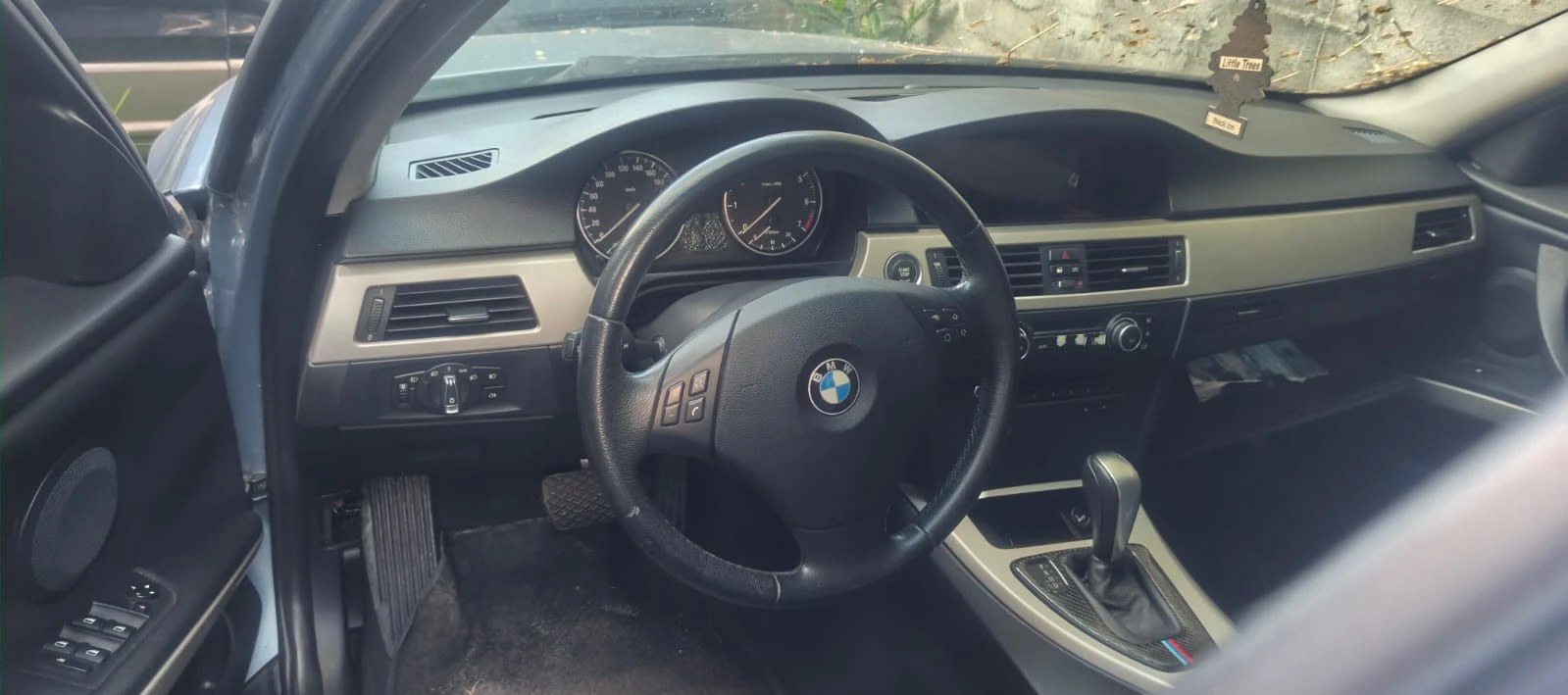 2011 BMW 318i AT Sedan for sale in Parañaque (PQM101) – dashboard